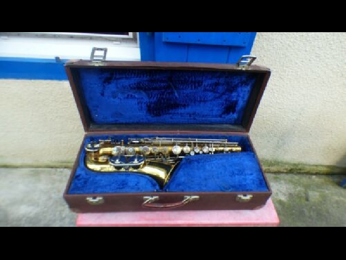 saxophone Weltklang Solist 76233  dans sa boite