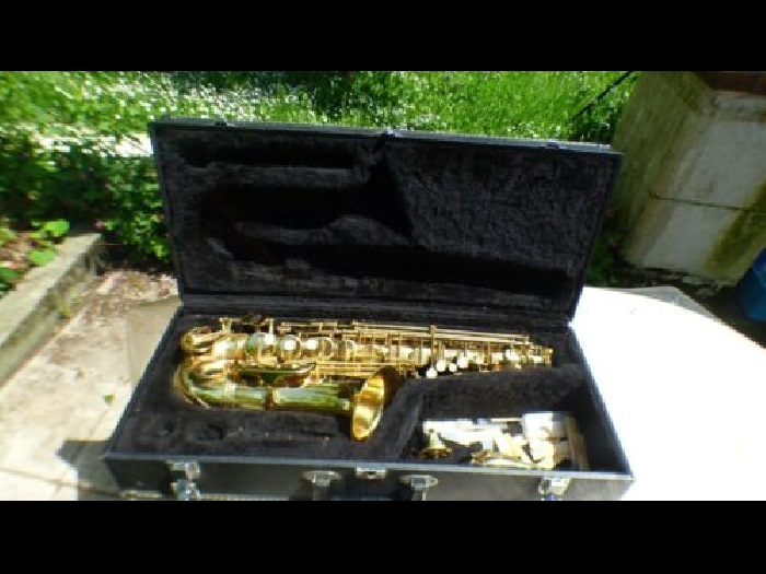 saxophone Jupiter K.H.S JAS 6769-767 dans sa boite