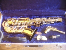 Saxophone Alto amati AAS 21 Etat neuf. Sans FA# aigu.Verni or Clés chromées 